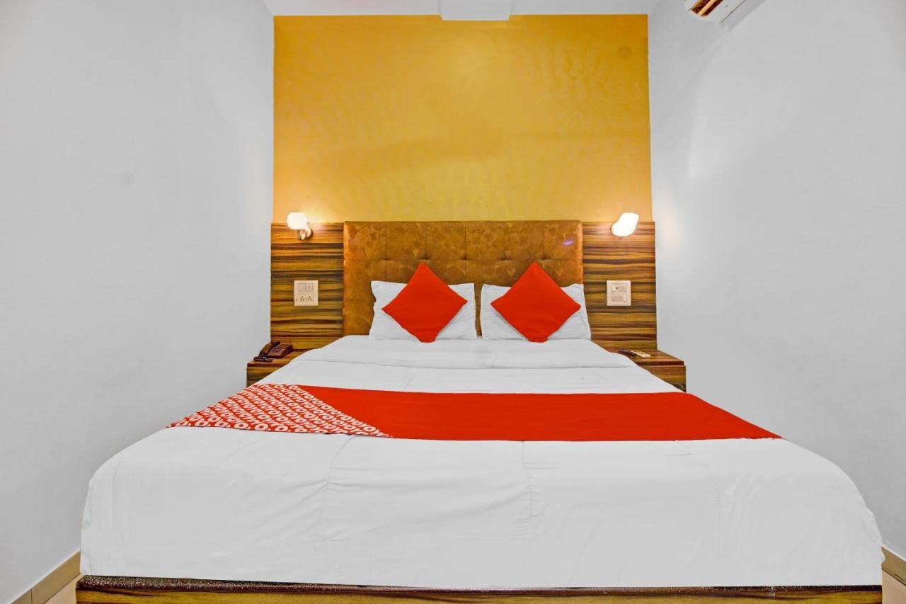 Flagship 83490 Hotel Bently Palace Mumbai Eksteriør bilde