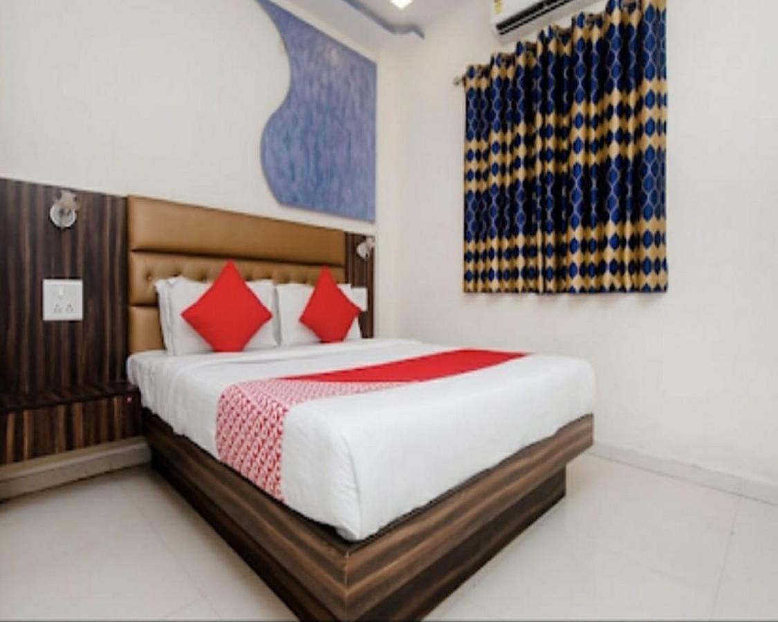 Flagship 83490 Hotel Bently Palace Mumbai Eksteriør bilde